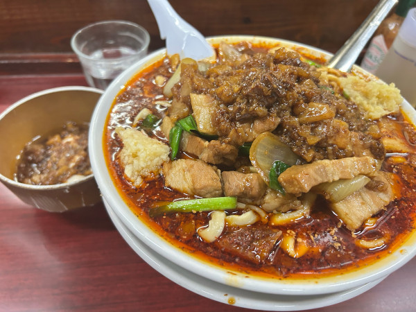 「辛いスタ満ソバ大盛り+アブラまさお」@元祖スタミナ満点らーめん すず鬼の写真