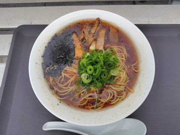 「醤油ラーメン（細麺）650円（SNSフォロワー割引）」@CaravanTTRの写真