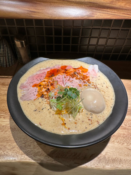 「KURO+味玉」@Zweiter Lädenの写真