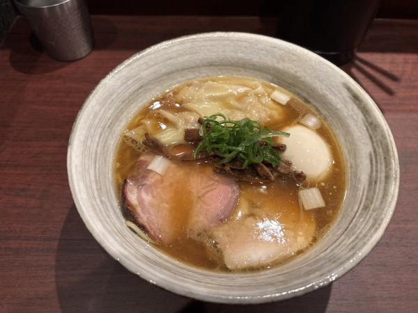 「特製らぁ麺黒」@らぁ麺 花筏の写真