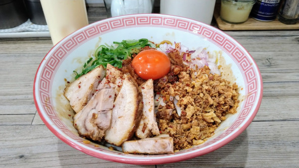 「【限定】悪魔的ニンニク背脂まぜそば(追い飯付き)」@徳島NOODLE ぱどるの写真