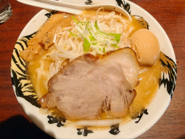「ニンニク味噌味玉ら〜麺」@麺屋武蔵 鷹虎の写真