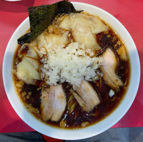 「肉厚ワンタン麺 大盛」@らーめん処 まるはの写真