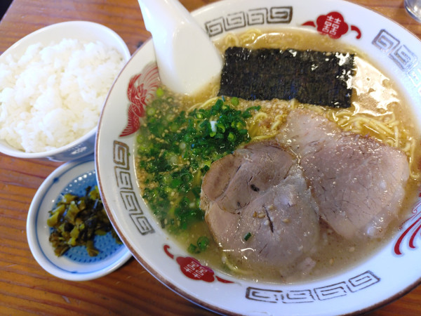 「ラーメンとチビライス」@バスラーメンの写真