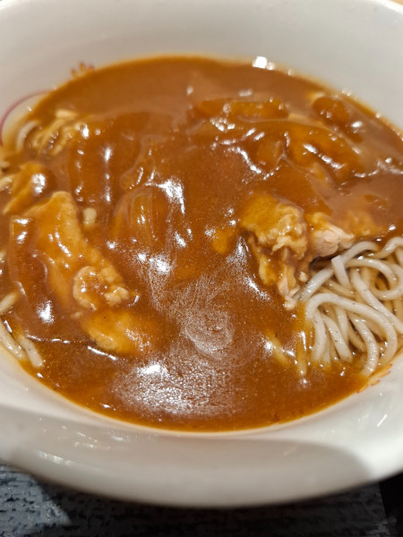 「カレーそば６５０円」@いろり庵きらく 信濃町店の写真