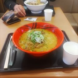 ピリ辛ホルモンラーメン