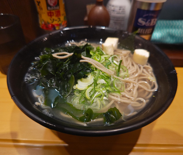 「名代塩そば」@名代 富士そば 秋葉原店の写真
