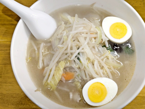 「タンメン＋ゆで玉子」@中華長寿の写真