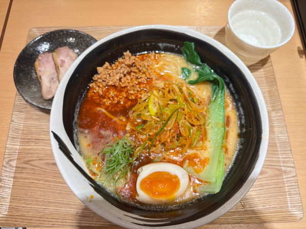 「ピリ辛えび味噌ラーメン」@濃厚海老つけ麺 ともやまの写真
