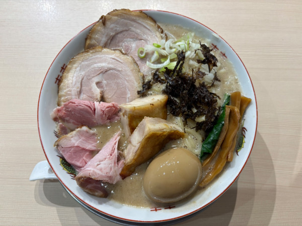 「チャーシュー濃厚ラーメン」@魚介豚清湯 成り屋の写真