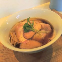 地鶏と豚の醤油 1100円、チャーシュー  400円