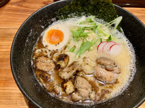 「特製炭焼鶏そば」@鶏そば炭や 常総店の写真