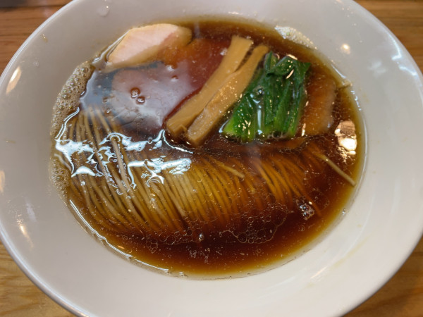 「中華そば900円」@世田谷中華そば 祖師谷七丁目食堂の写真