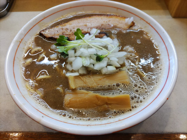 「濃厚煮干しそば・平打ち麺」@麺処 浮き雲の写真