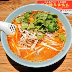 【限定麺】でぶ雷SOBA (トムヤム風豚骨ラーメン)