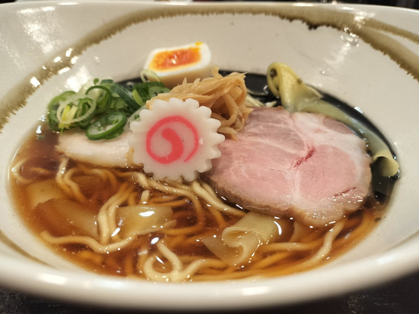 「特上醤油ラーメン」@ラーメンニキ新橋の写真