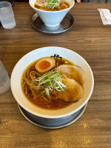 「伊駄天醤油らー麺」@麺行使 伊駄天 本店の写真