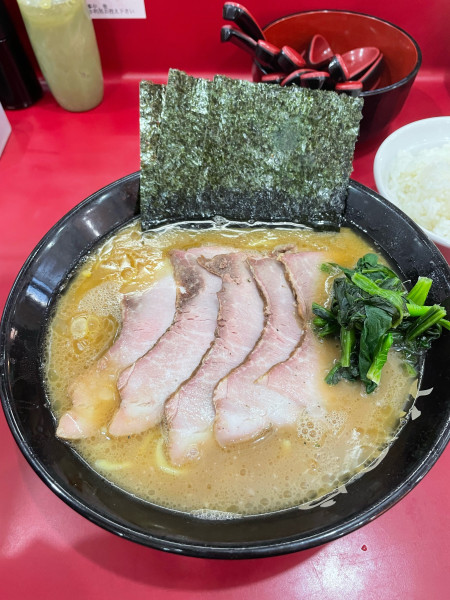 「チャーシュー麺中盛　ライス」@杉田家 千葉祐光店の写真