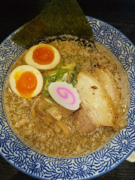 「らーめん（味玉付き）」@麺の坊 晴レル屋 総本店の写真