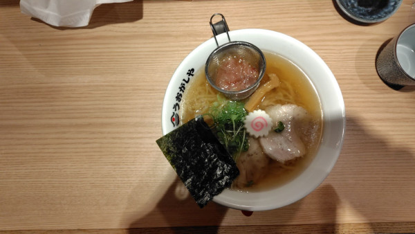 「追いかつおラーメン」@鮨とラーメン うおがしや 新橋店の写真