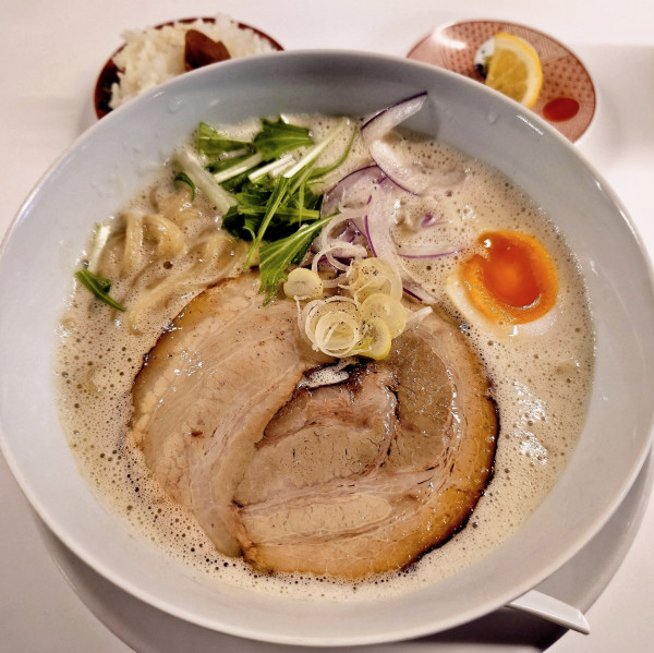 「鶏白湯とダイブめし」@鶏白湯そば 江むらの写真