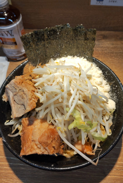 「裏限定『GREENDAY』汁無し350TPチーズ」@麺屋 浜一の写真