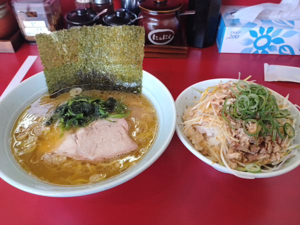 「ラーメン＋ネギ飯」@横浜家系らーめん たま家の写真