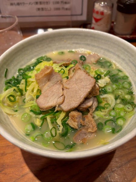 「ラーメン　チャーシュー入り　小」@こむらさき アミュプラザ店の写真