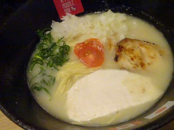 「【塩】鶏白湯ラーメン 900円」@RYUS NOODLE BAR Tokyo Craftの写真