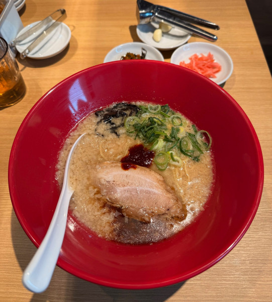 「赤丸新味（バリカタ￥1080）」@一風堂 浅草雷門通り店の写真