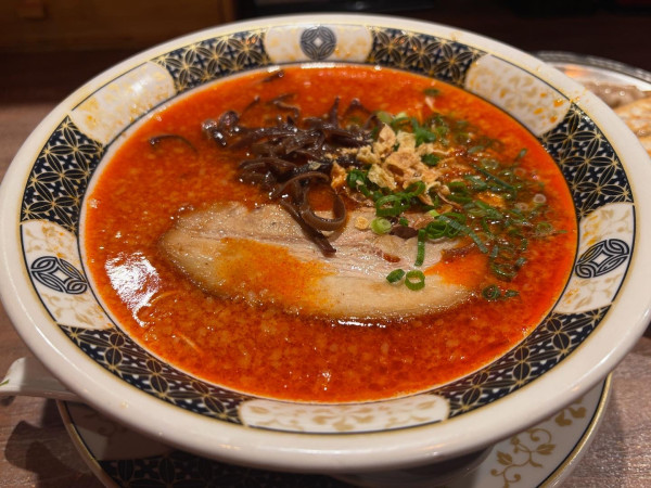 「赤虎らーめん 餃子セット 替玉」@麺’s room 神虎 肥後橋店の写真