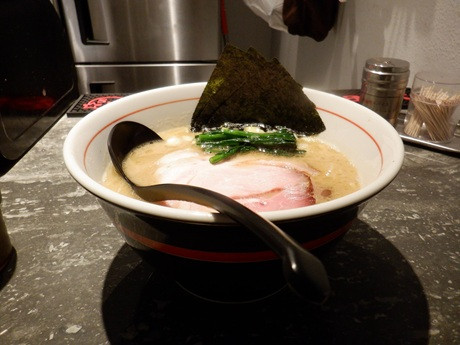 「豚骨醤油」@バロンヌードルの写真