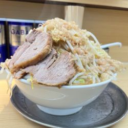 大ラーメン　にんにくマシ野菜脂マシマシカラメ玉ねぎ