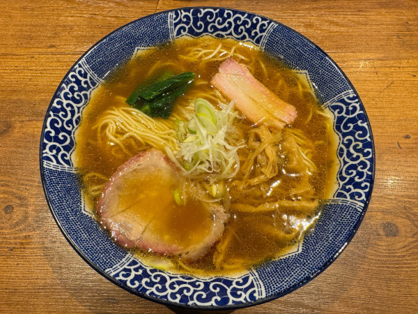 「清湯醤油 大盛　1100円」@ハマカゼ拉麺店の写真