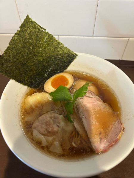 「しょうゆ山椒ワンタンラァ麺+味玉追加」@麺屋おやゆびの写真