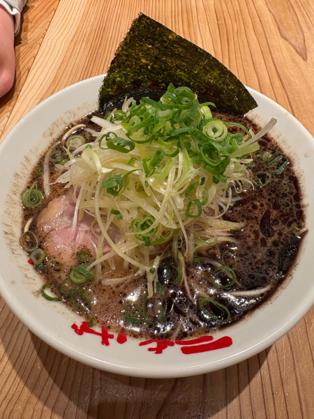 「ネギラーメン990円」@なんつッ亭  町田店の写真
