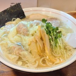 ワンタンメン大盛