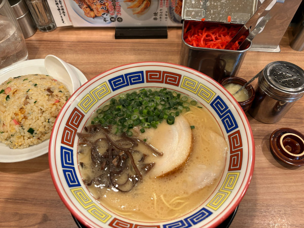 「豚骨ラーメン」@かぶら屋 田無店の写真