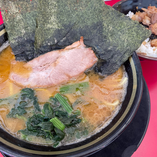 「ラーメン 950円 半チャーシューまぶし 150円」@家系ラーメン 王道 神道家の写真