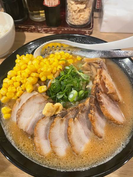 「濃厚味噌チャーシューメン（肉倍盛）＋コーントッピング」@威風 秋葉原店の写真