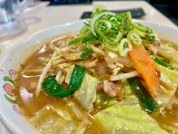 「焦がしニンニク味噌ラーメン ＋ にんにくゼロ生姜餃子」@餃子の王将 武蔵小杉店の写真