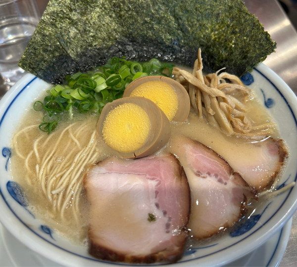 「英スペシャル(白)+替玉+サービス半ライス」@らーめん英 下高井戸店の写真