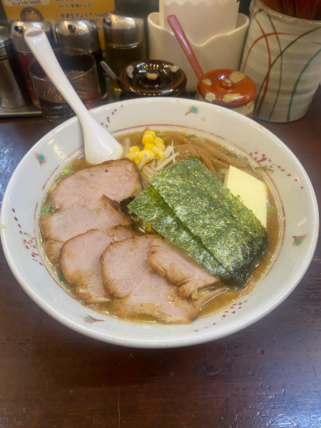 「味噌らいおんチャーシュー+バター」@らいおん 府中本店の写真