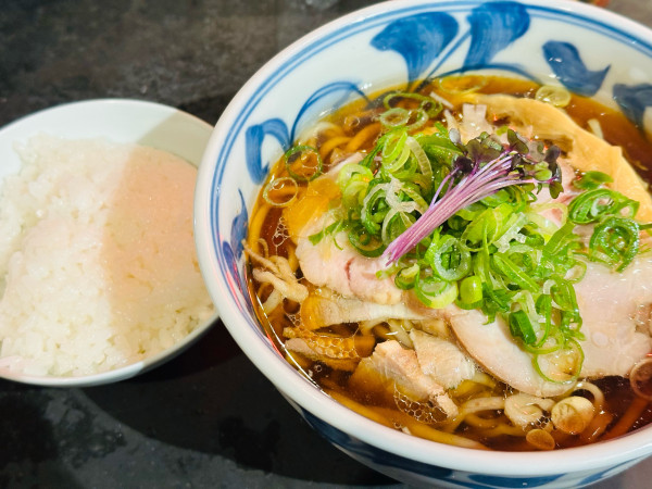 「REGULAR 950円 土鍋ご飯 200円」@駄目な隣人の写真