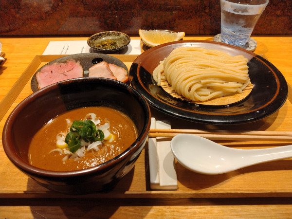 「つけめん＋すだち＋青唐辛子」@中華蕎麦 とみ田の写真