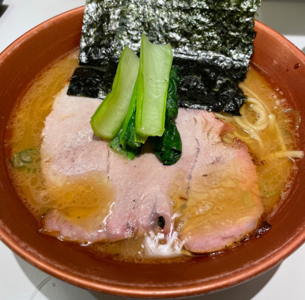 「ラーメン」@家系ラーメン 革新家 TOKYOの写真