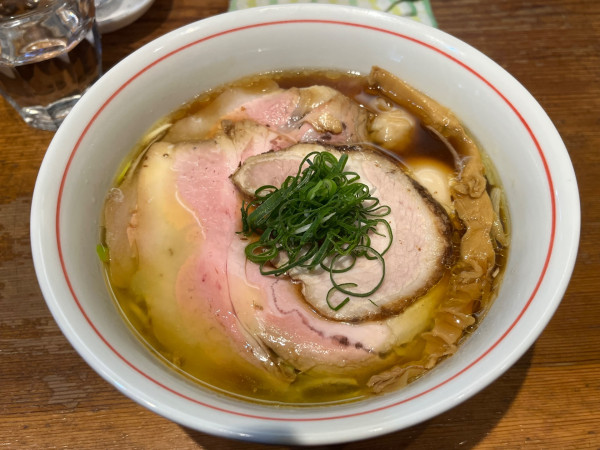「特製醤油ラーメン（ロース増し）」@ラーメン屋 トイ・ボックスの写真