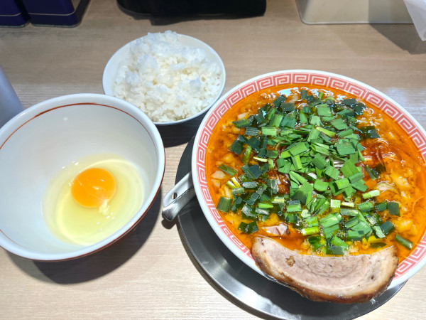 「手打ち担々麺ご飯生タマゴ」@まるえ中華そばの写真