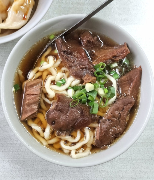 「牛肉麺(小) 110NT$」@建宏牛肉麺の写真