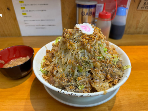 「汁なし400g」@ラーメン吉 麺どくせぇの写真